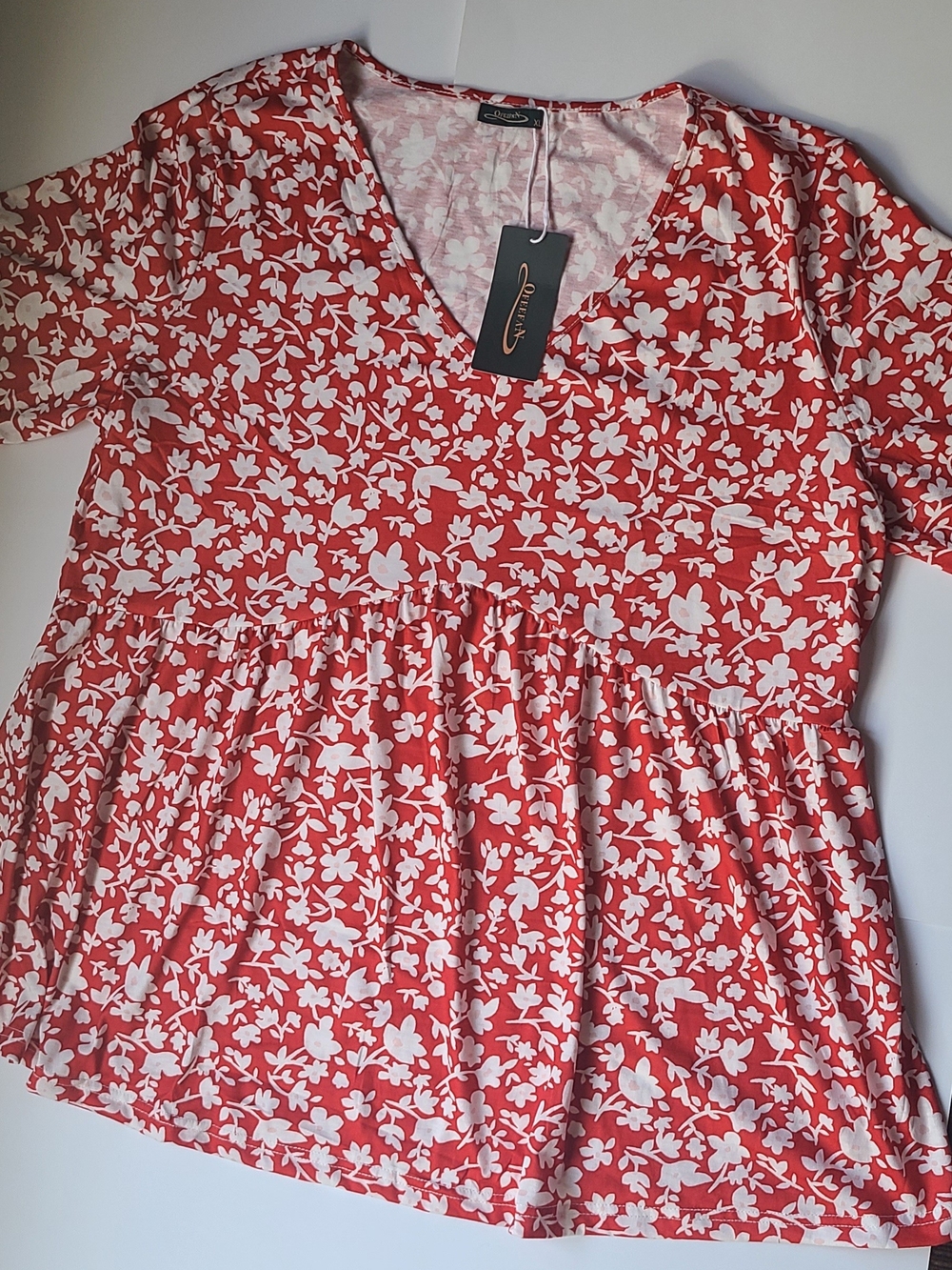 Red & White Floral V‑Neck Peplum Tunic